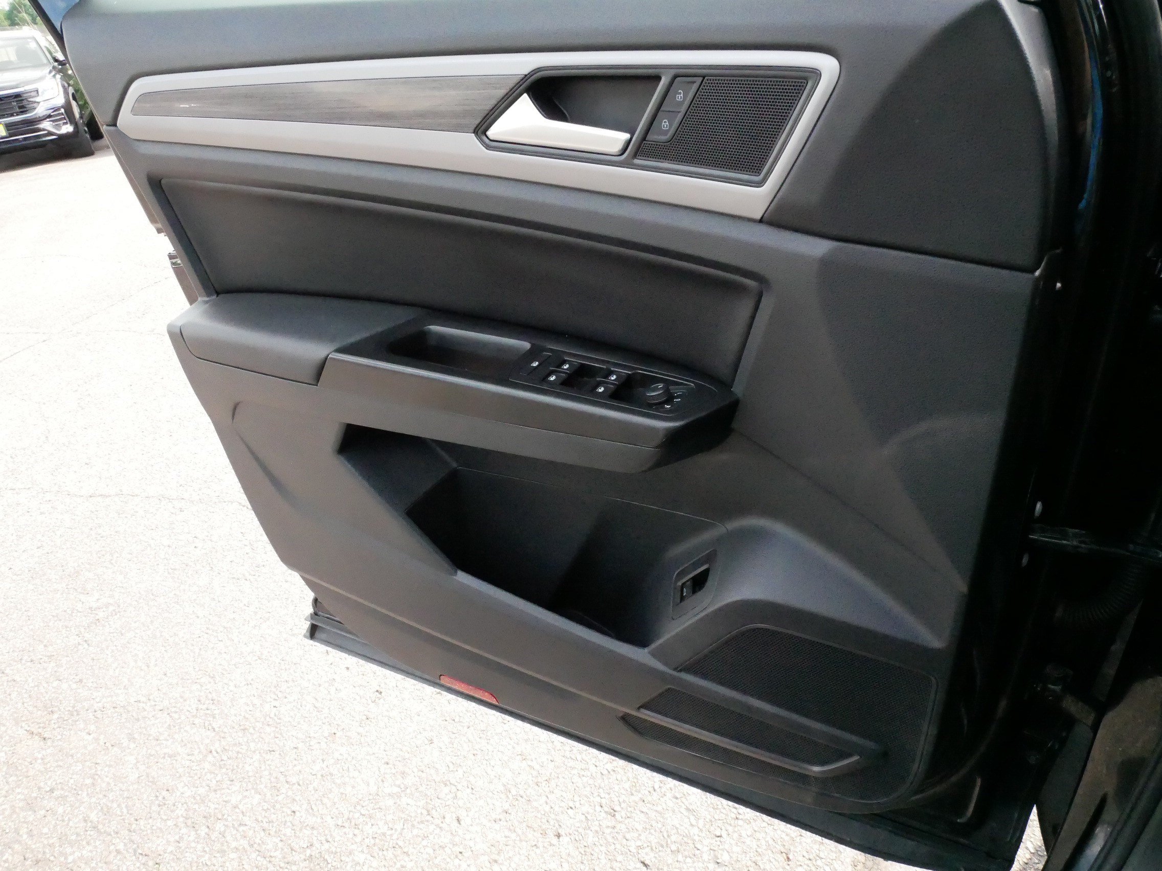 Certified 2021 Volkswagen Atlas SEL AWD/4WD image 28