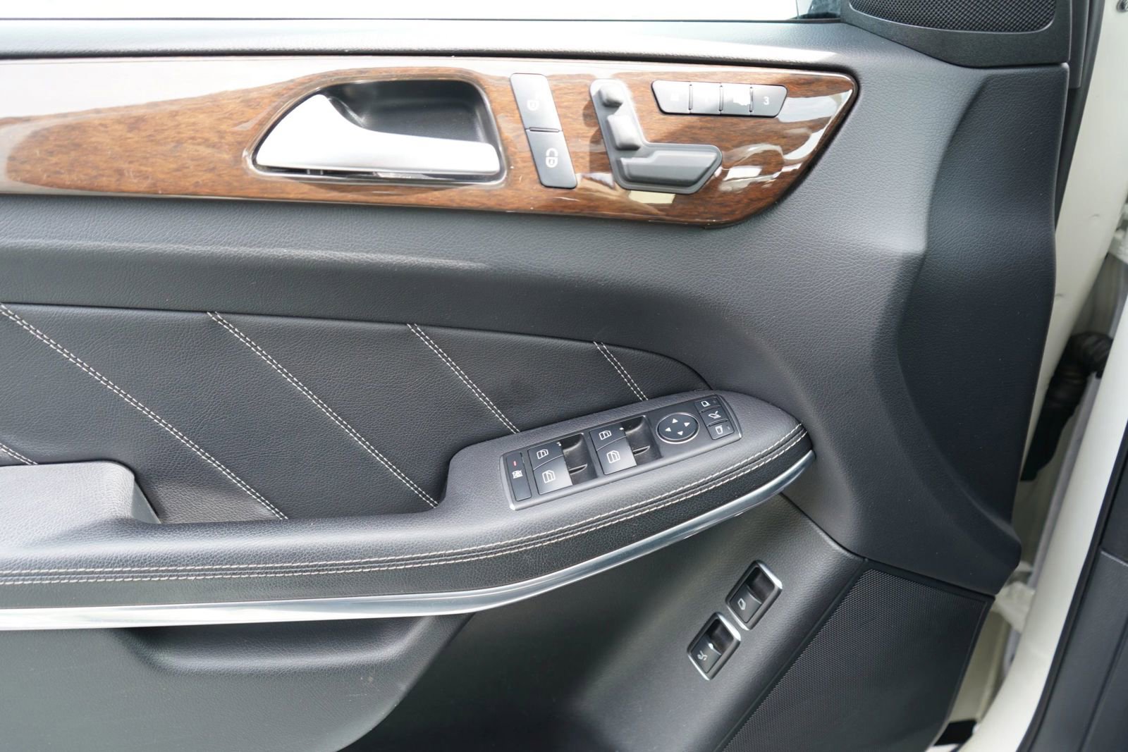 Used 2013 Mercedes-Benz GL 320 BlueTEC 4MATIC image 15