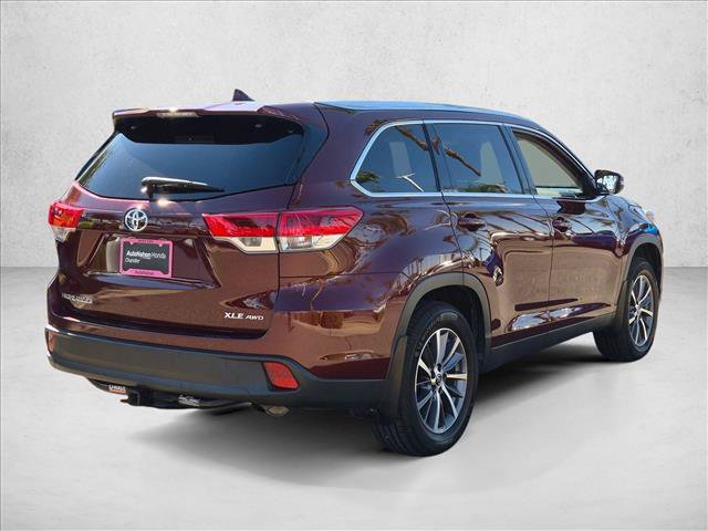 Used 2019 Toyota Highlander XLE AWD/4WD image 5
