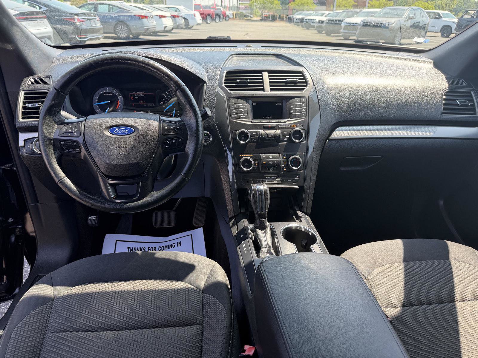 Used 2018 Ford Explorer XLT AWD/4WD image 16