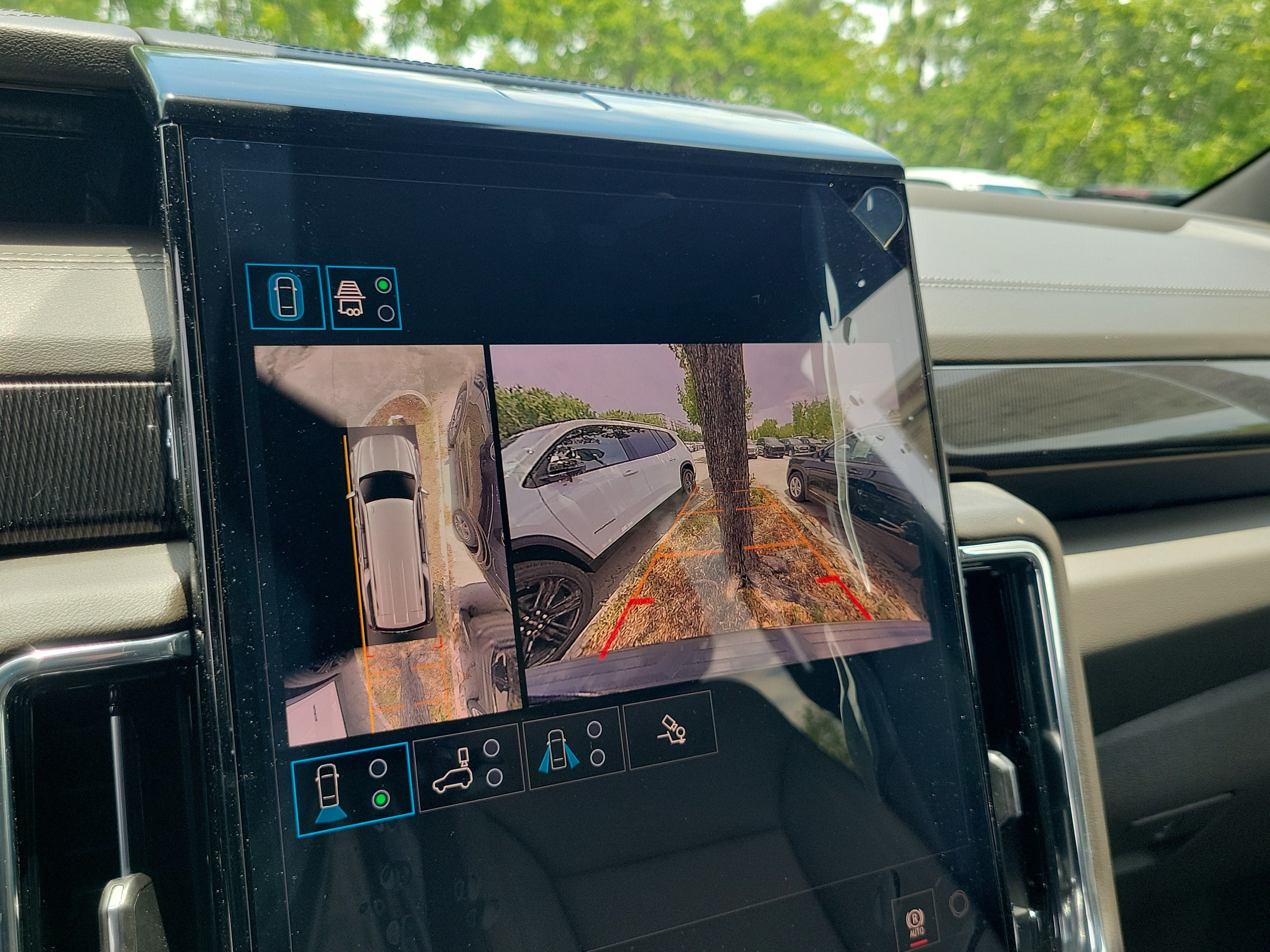New 2026 GMC Yukon XL Elevation w/ Elevation Premium Package RWD image 13