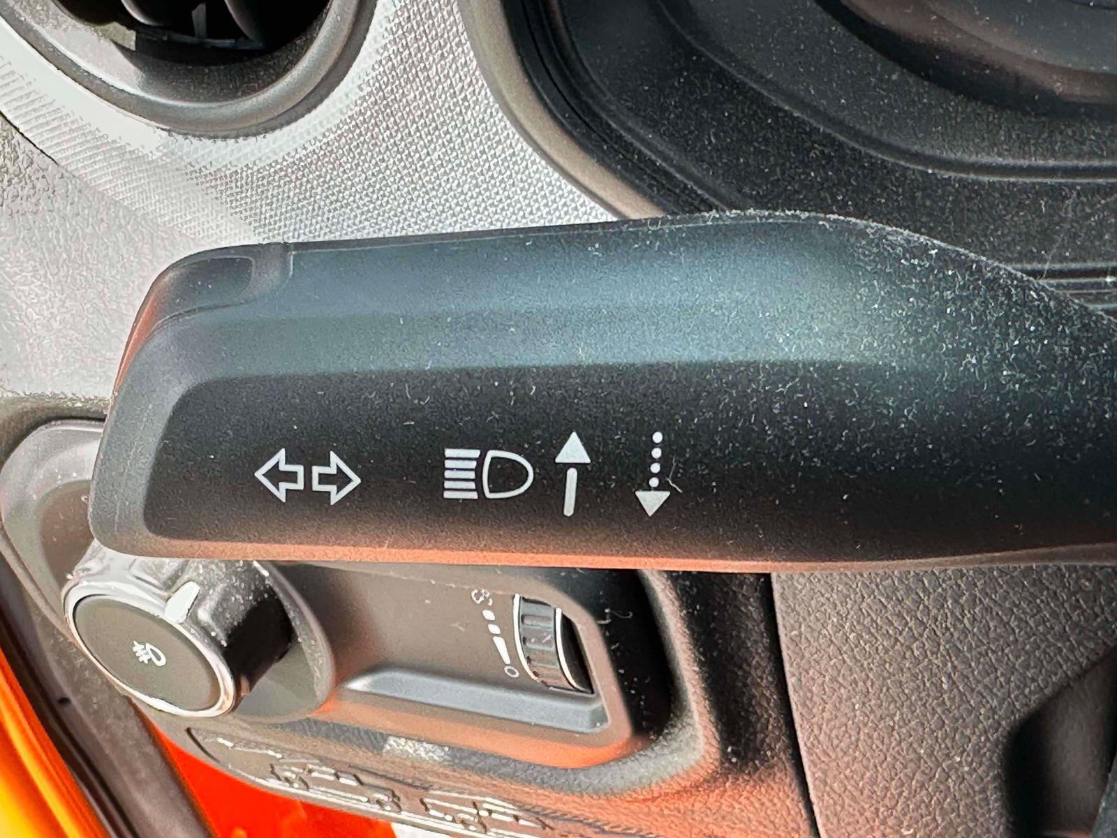 Used 2025 Jeep Wrangler Sport AWD/4WD image 18