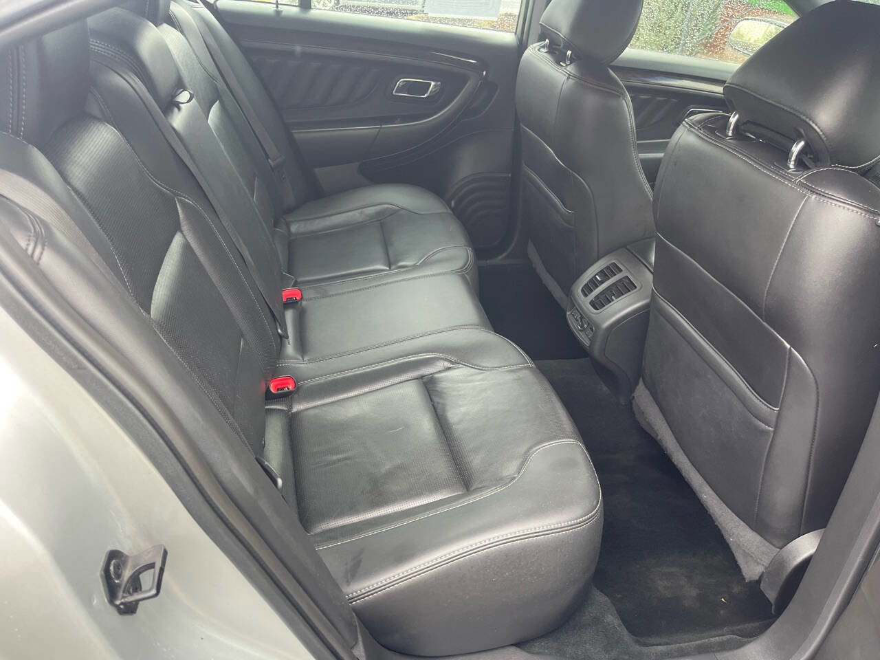 Used 2016 Ford Taurus Limited w/ Driver Assist Package image 9