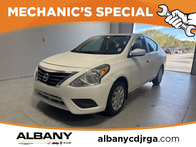 Used 2016 Nissan Versa SV image 1
