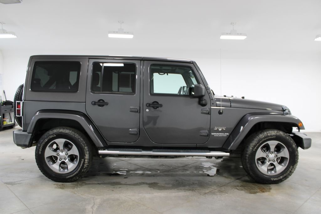 Used 2016 Jeep Wrangler Unlimited Sahara w/ Dual Top Group image 11