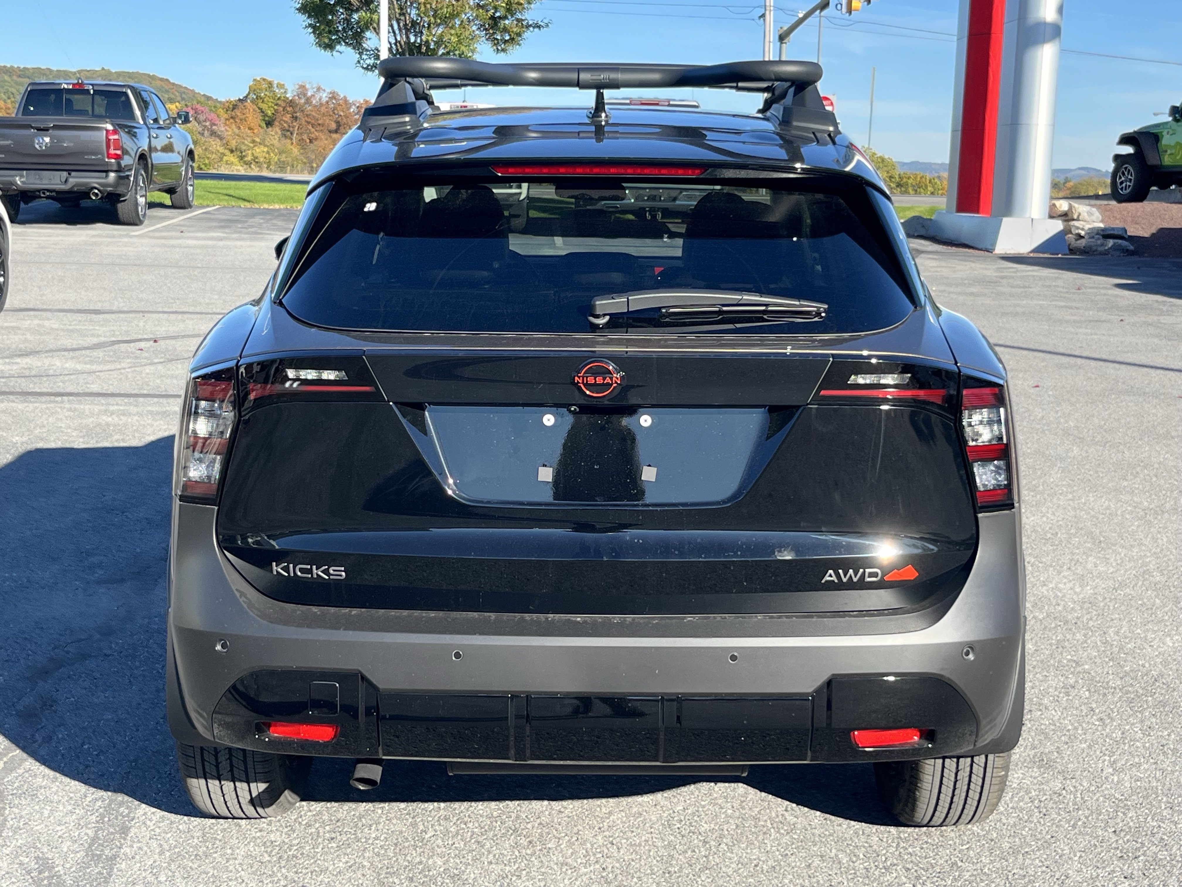 New 2027 Nissan Kicks SV w/ Rock Creek Edition AWD/4WD image 4