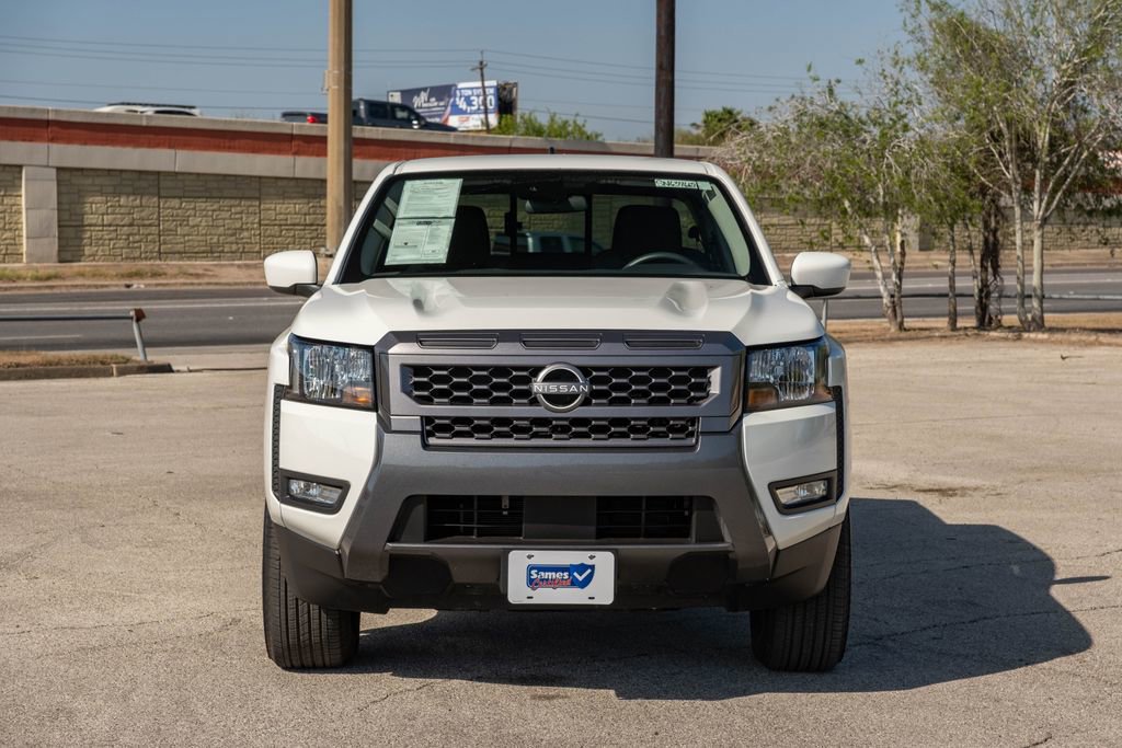 Used 2025 Nissan Frontier SV w/ SV Convenience Package image 2