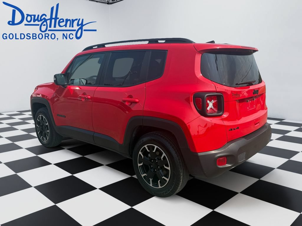 Used 2023 Jeep Renegade Latitude AWD/4WD image 3