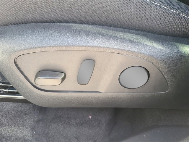 New 2026 Chevrolet Traverse LT w/ Midnight/Sport Edition image 24