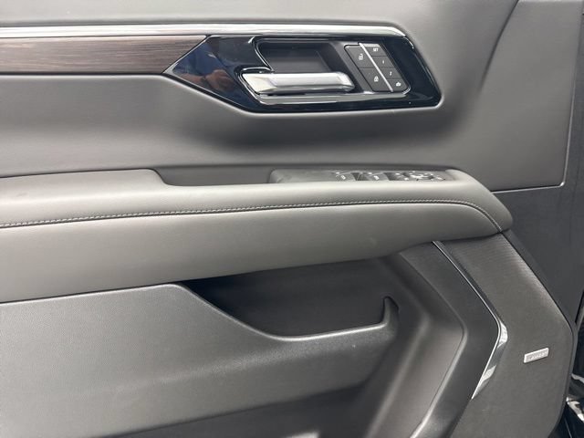 New 2026 Chevrolet Suburban Z71 w/ Z71 Off-Road Package AWD/4WD image 9