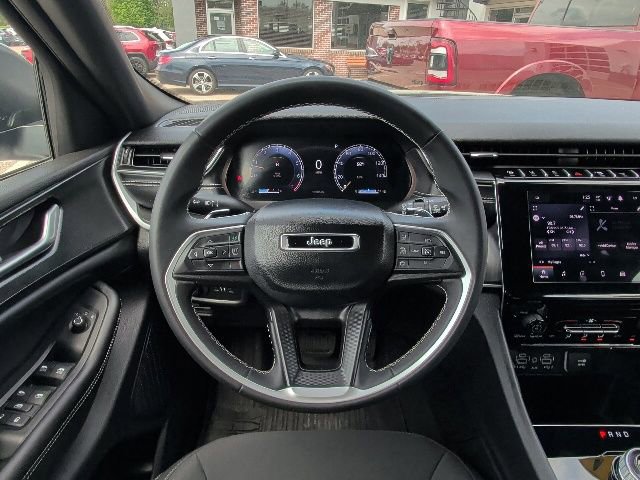 Used 2024 Jeep Grand Cherokee L Laredo AWD/4WD image 14