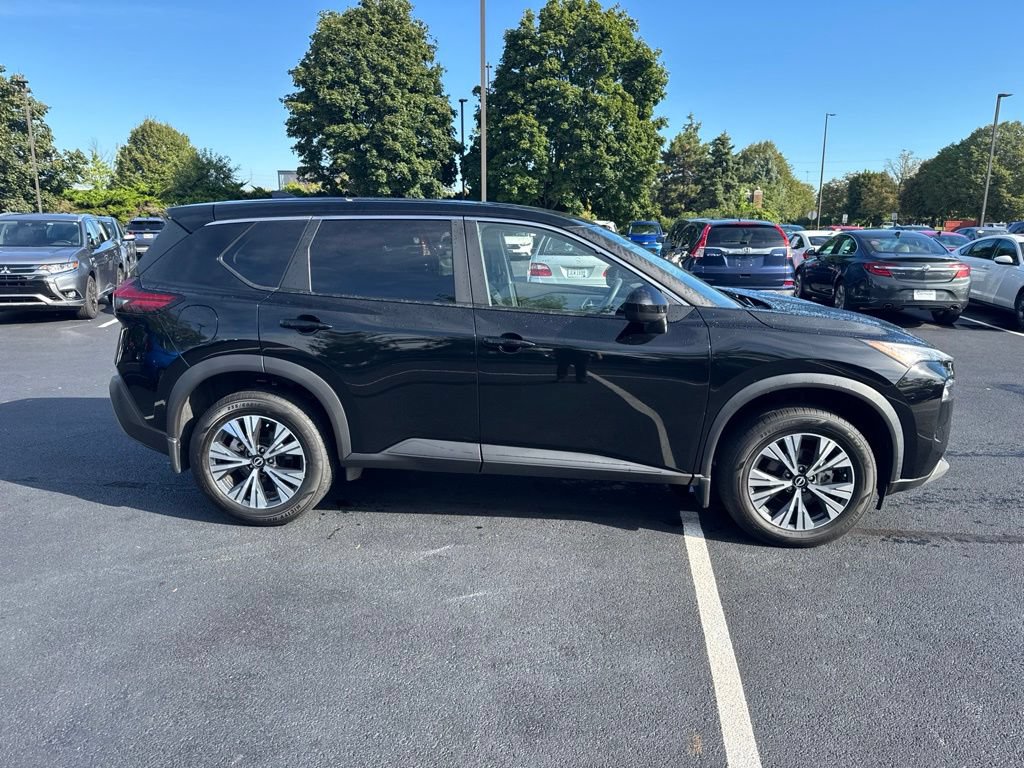 Used 2023 Nissan Rogue SV AWD/4WD image 5