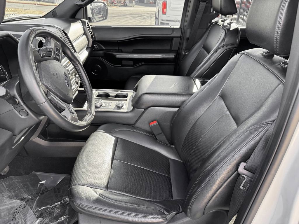 Used 2021 Ford Expedition XLT AWD/4WD image 16