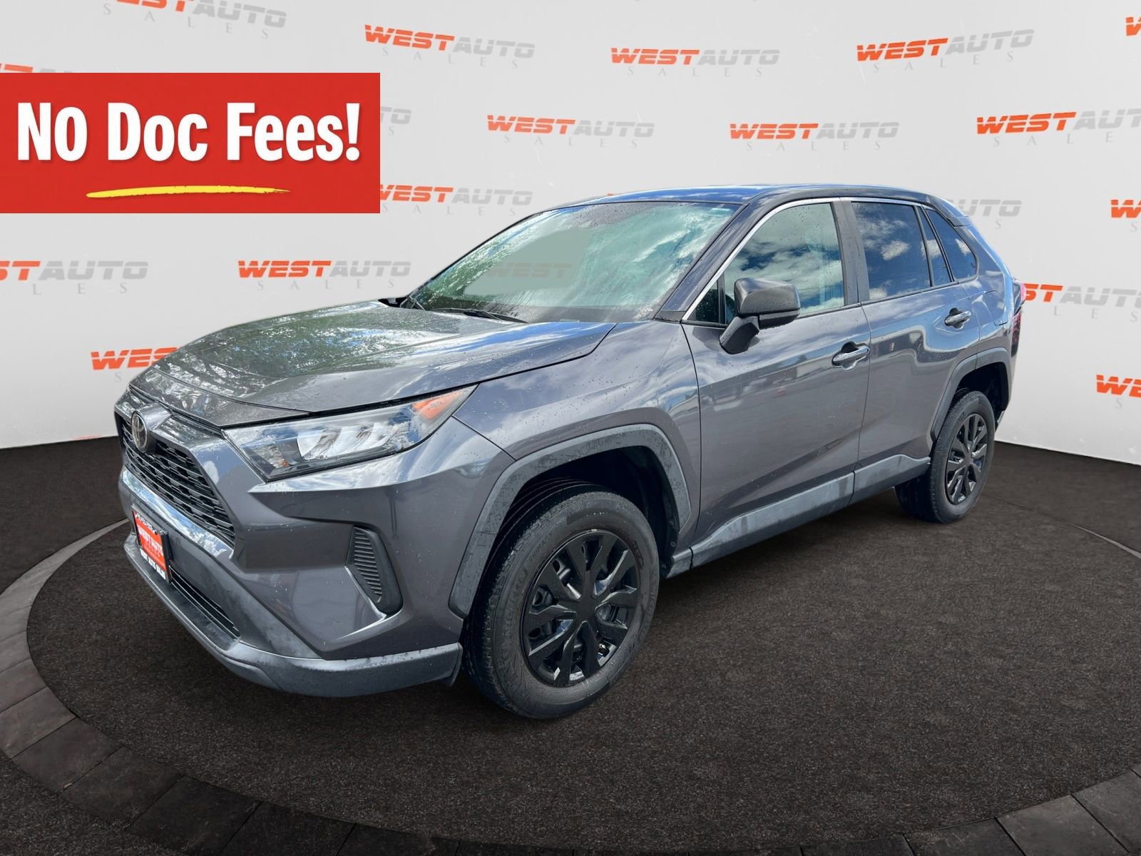 Used 2022 Toyota RAV4 LE AWD/4WD image 1