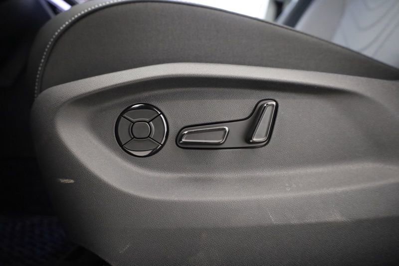 New 2026 Volkswagen Tiguan SE AWD/4WD image 11