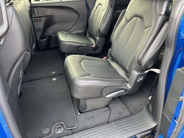 New 2026 Chrysler Pacifica Select w/ S Appearance Package AWD/4WD image 23