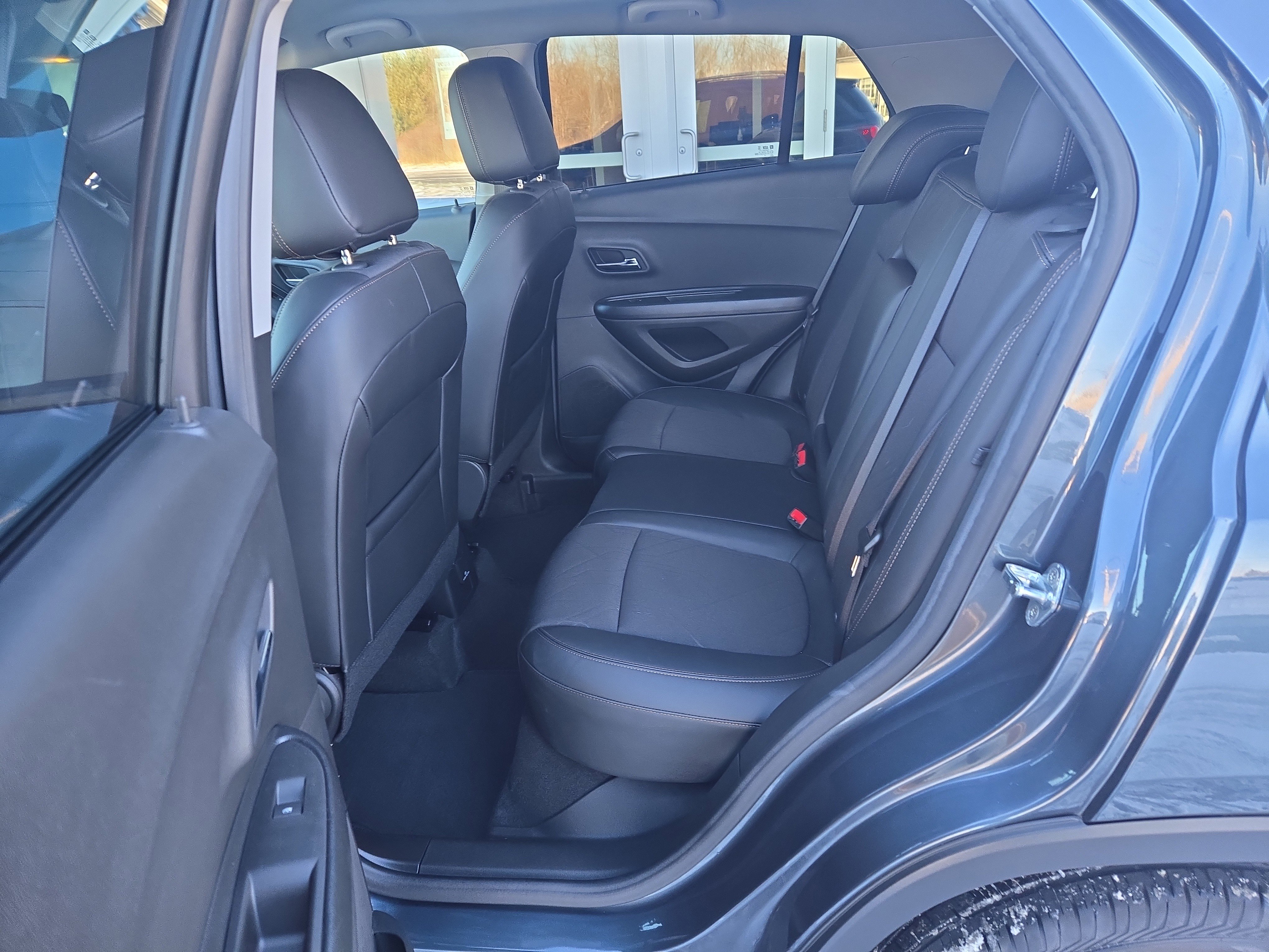 Certified 2022 Chevrolet Trax LT w/ LT Convenience Package image 11