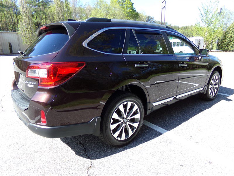 Used 2017 Subaru Outback 2.5i Touring image 6