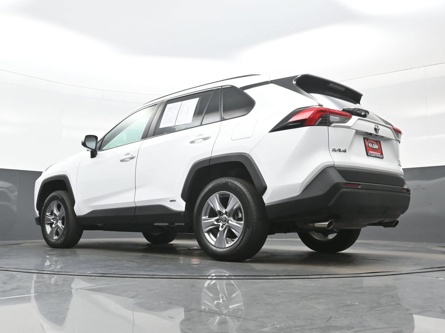 Used 2022 Toyota RAV4 XLE AWD/4WD image 30