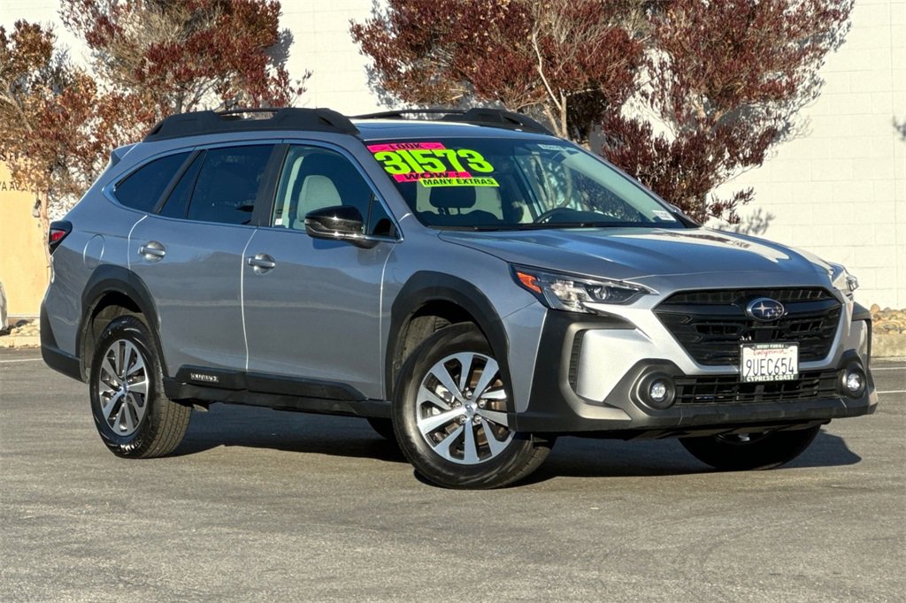 Used 2025 Subaru Outback Premium w/ Popular Package #1A image 2