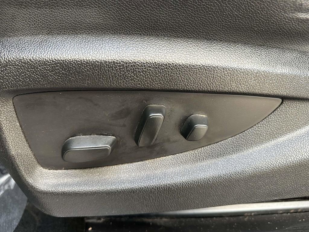 Used 2018 Chevrolet Silverado 2500 LTZ w/ Midnight Edition image 19