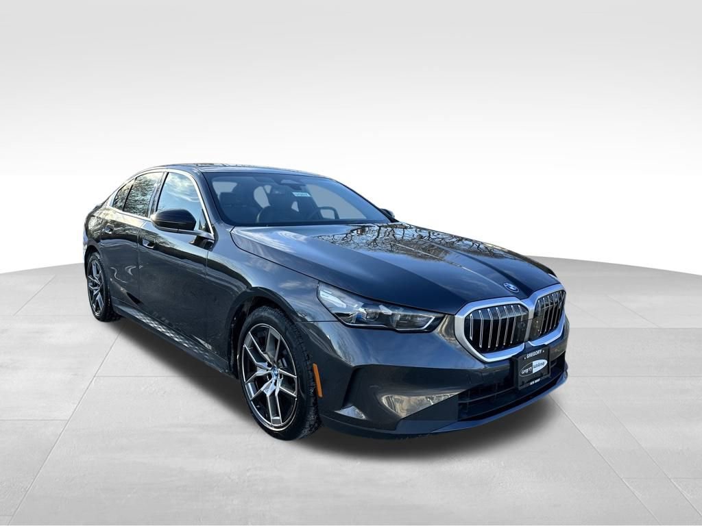 Used 2025 BMW i5 xDrive40 image 4