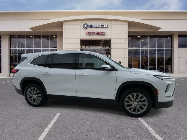 Used 2025 Buick Enclave Preferred FWD image 17