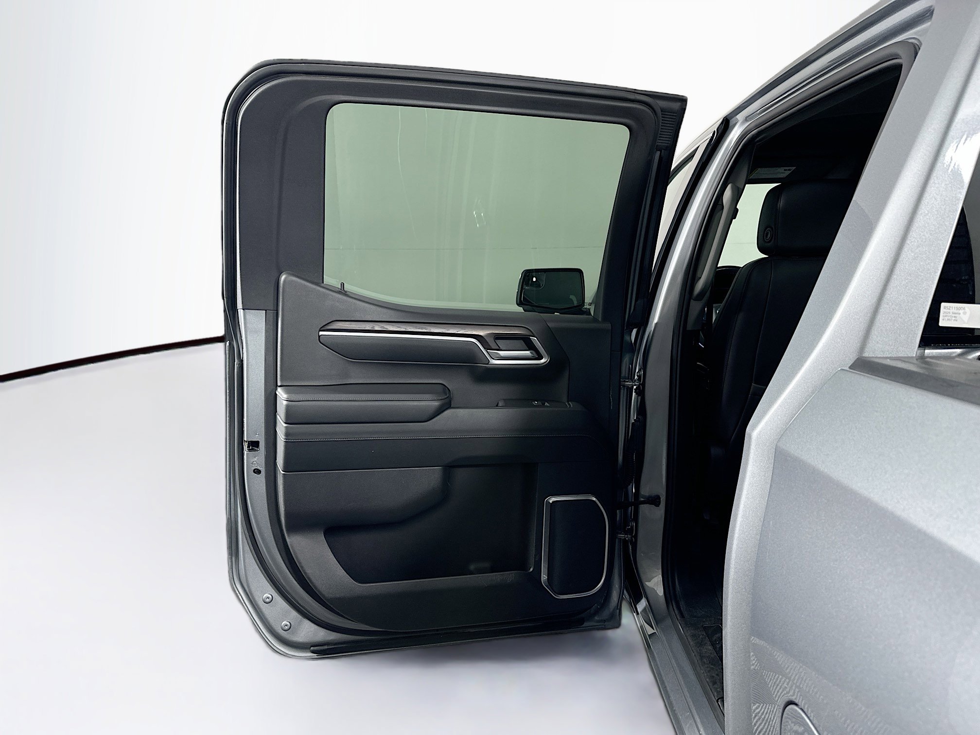 Used 2025 GMC Sierra 1500 SLT image 26