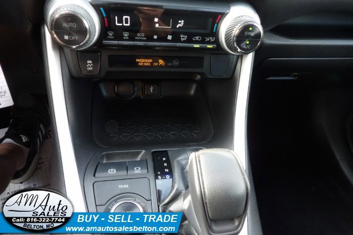 Used 2022 Toyota RAV4 LE AWD/4WD image 12