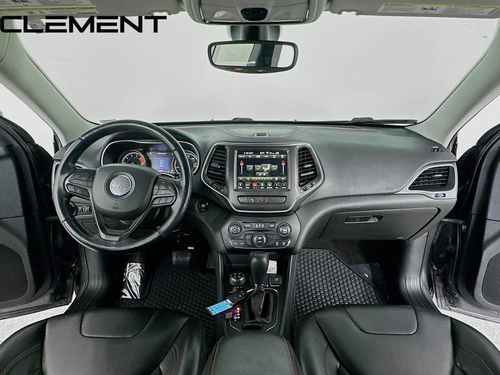 Used 2019 Jeep Cherokee Trailhawk w/ Cold Weather Group image 12