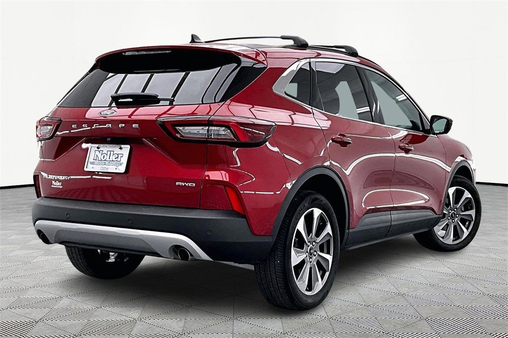 Used 2023 Ford Escape Platinum image 2