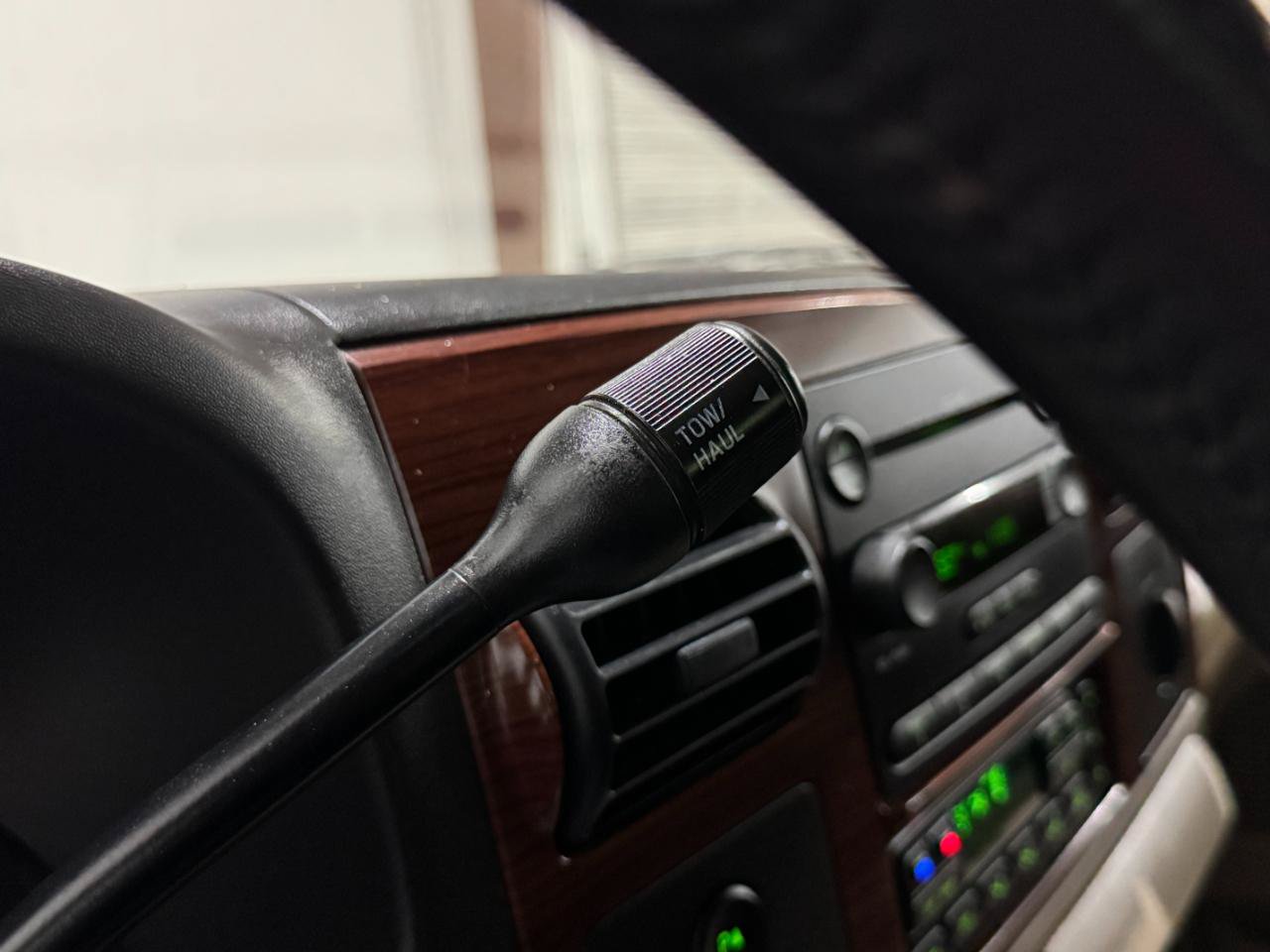 Used 2005 Ford F350 Lariat RWD image 23