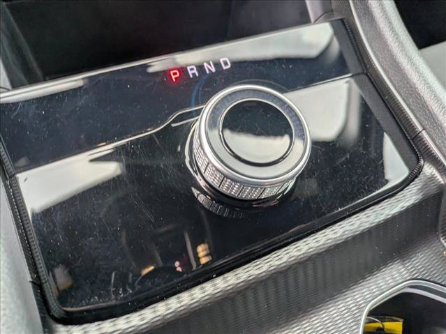Used 2025 Jeep Grand Cherokee L Laredo RWD image 11