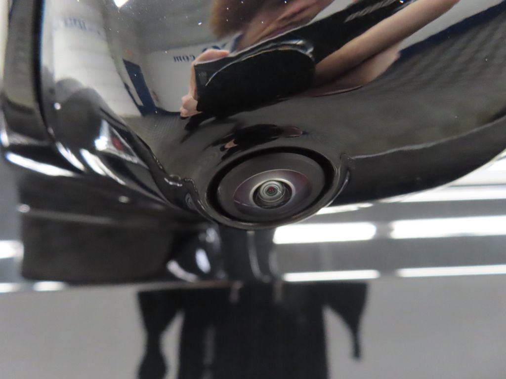 Used 2025 GMC Yukon Denali w/ Sun & Power Step Package image 45