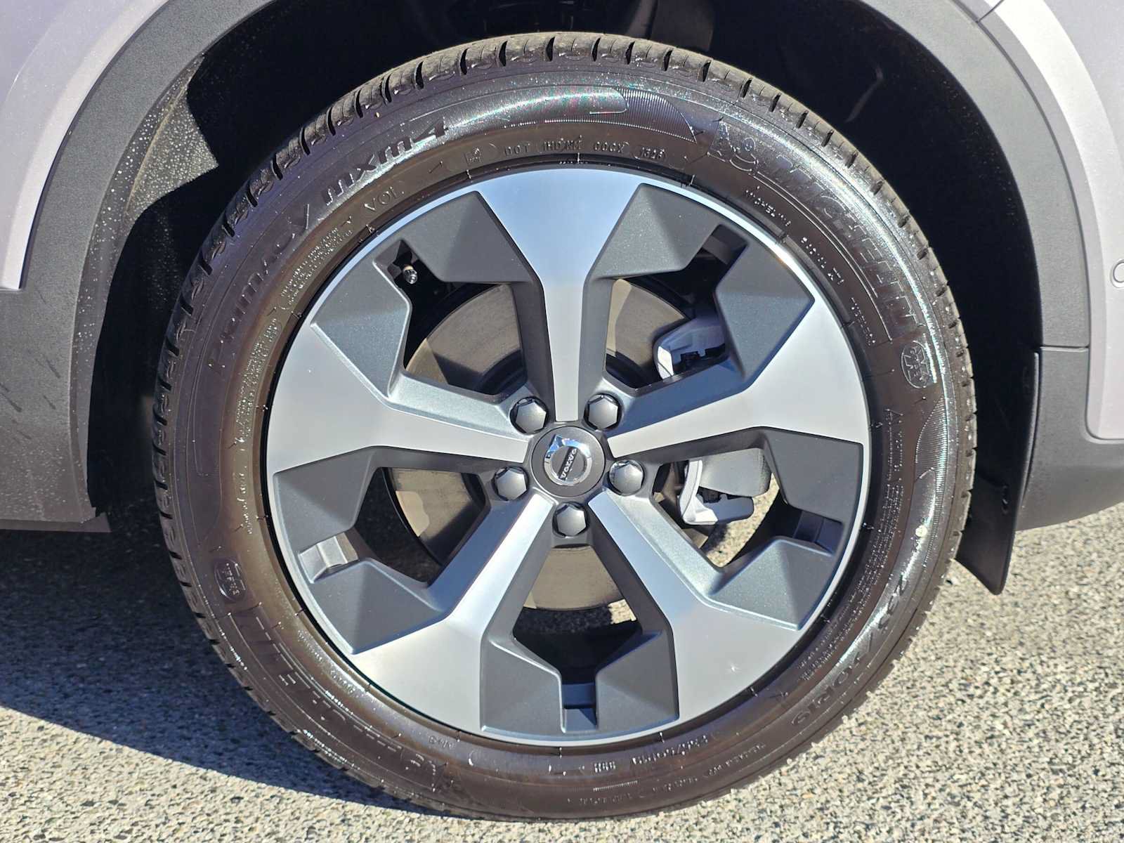 New 2026 Volvo XC40 B5 Plus w/ Protection Package Premier AWD/4WD image 17