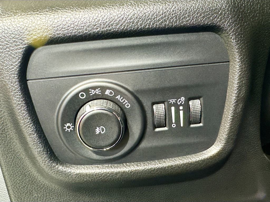 Used 2022 Jeep Grand Cherokee L Limited w/ Trailer Tow Group (B) AWD/4WD image 20