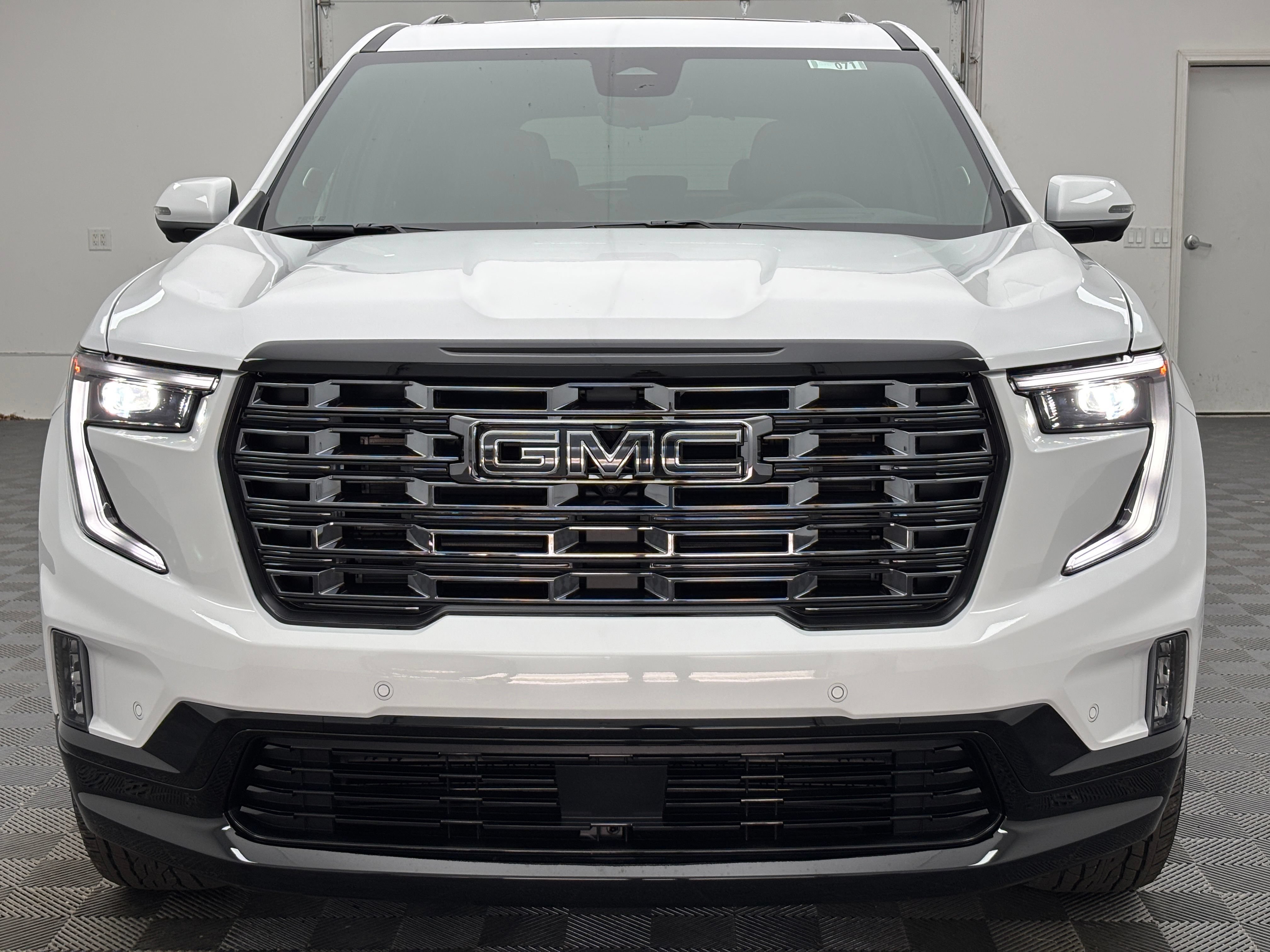 New 2026 GMC Acadia Denali Ultimate w/ LPO, Floor Liner Package AWD/4WD image 18