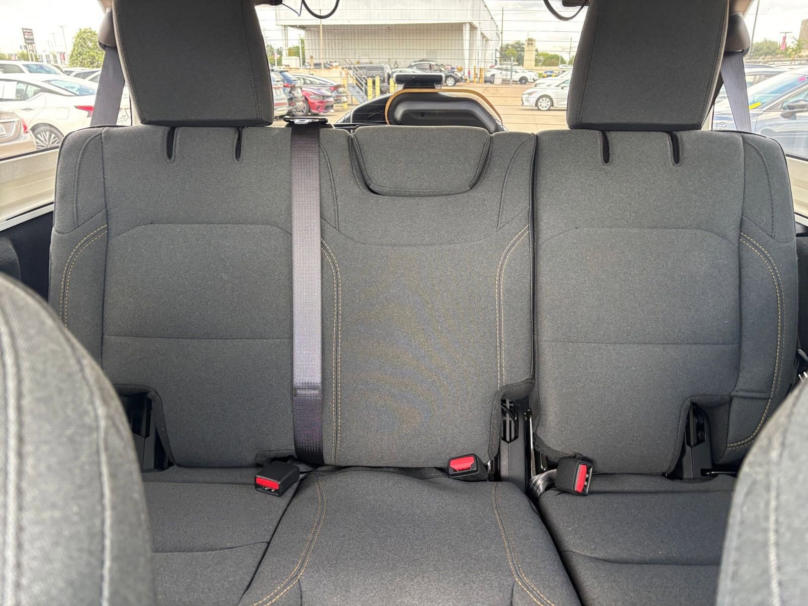 Used 2025 Jeep Wrangler Sahara image 36