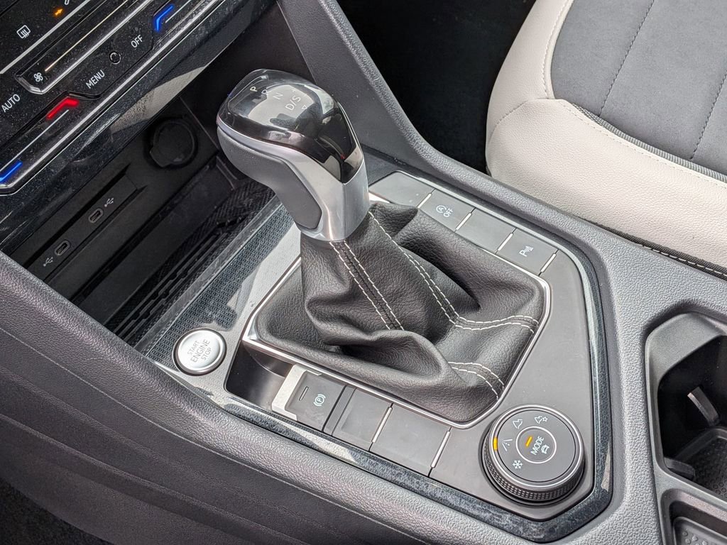 Used 2025 Volkswagen Taos SE w/ Panoramic Sunroof Package image 21