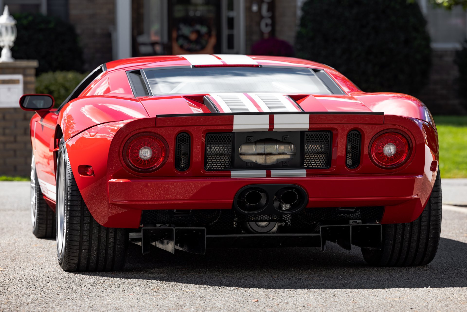 Used 2006 Ford GT RWD image 34