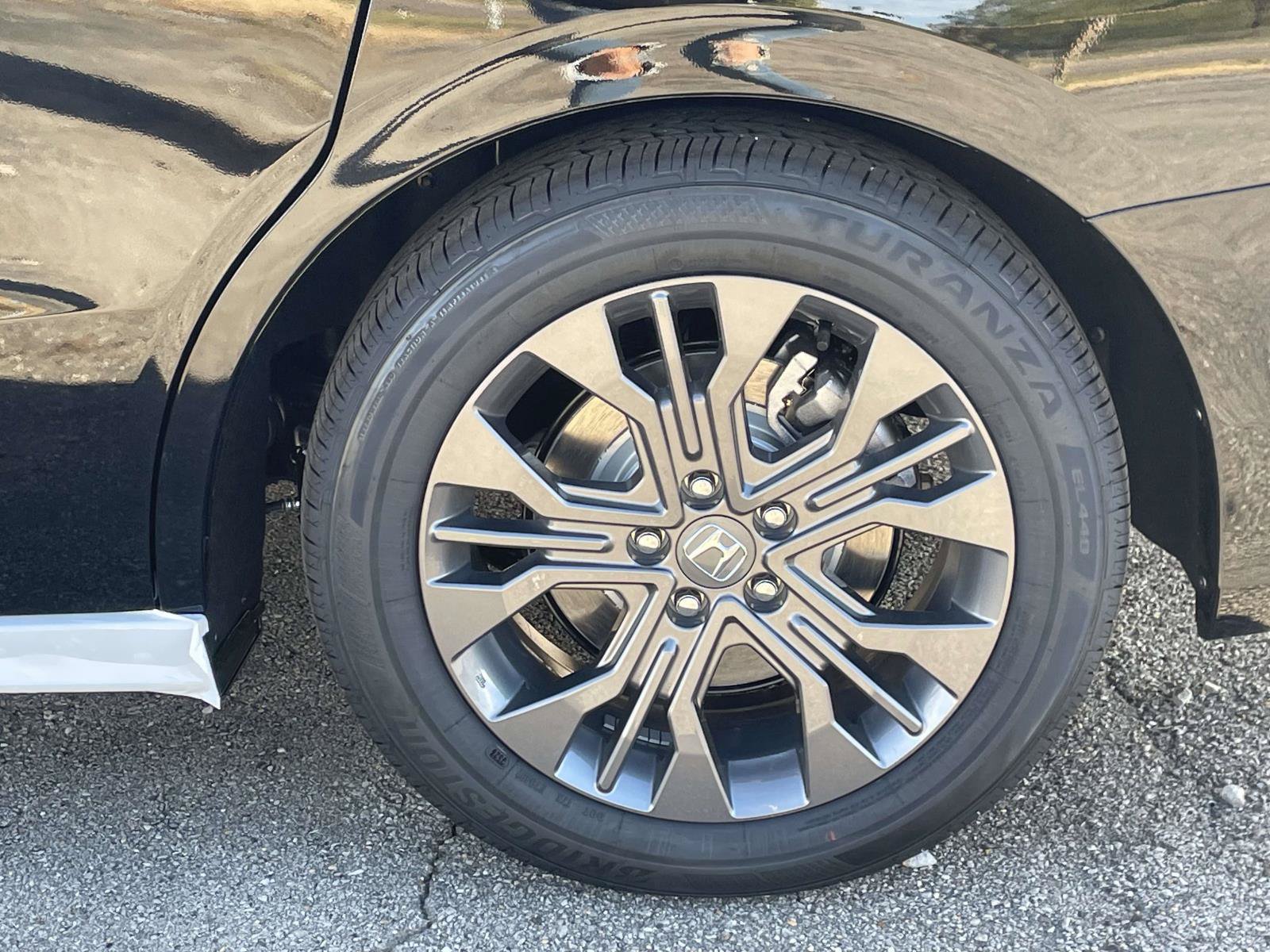 New 2027 Honda Odyssey Touring image 3