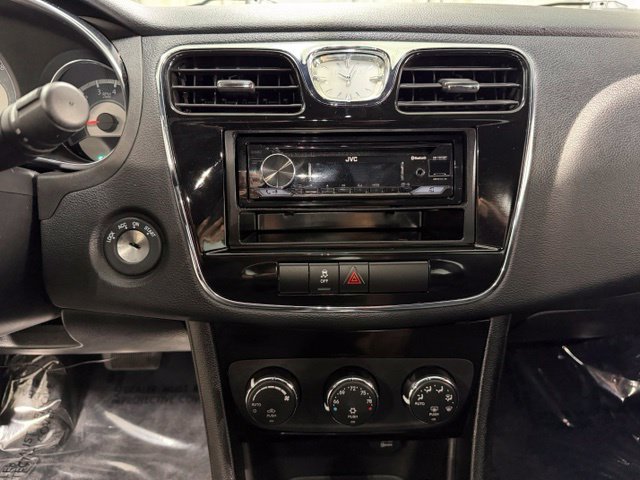 Used 2013 Chrysler 200 Touring FWD image 13