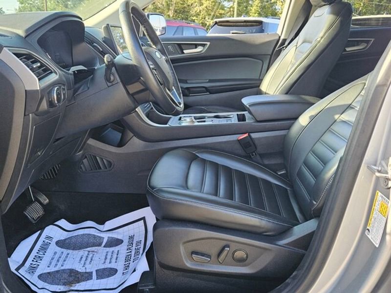 Used 2023 Ford Edge SEL image 6