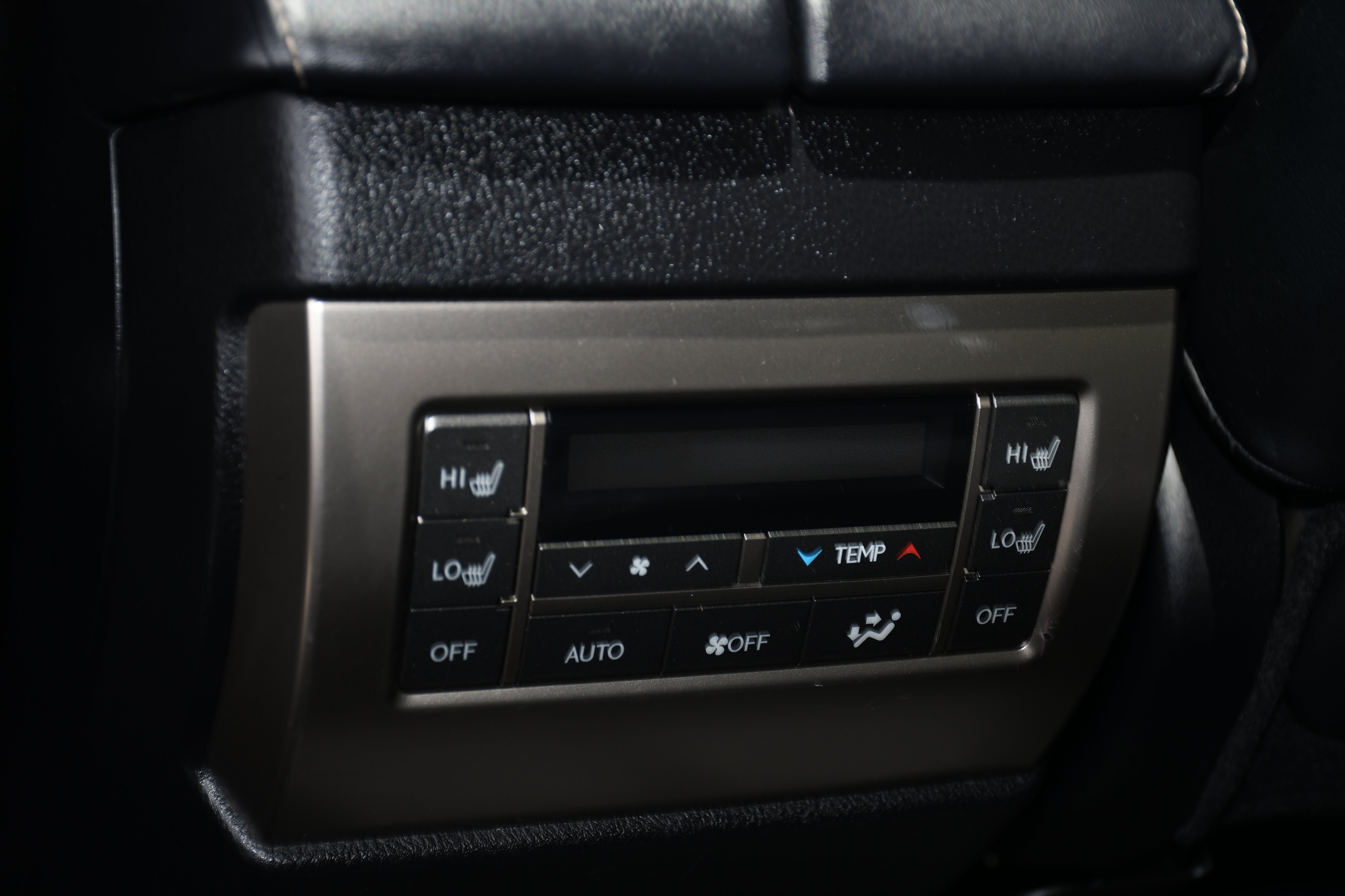 Used 2020 Lexus GX 460 Luxury w/ Luxury Sport Package AWD/4WD image 17