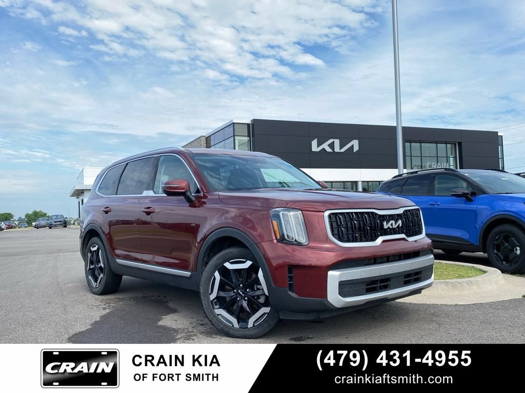 Used 2023 Kia Telluride EX w/ EX Captain's Chair Package