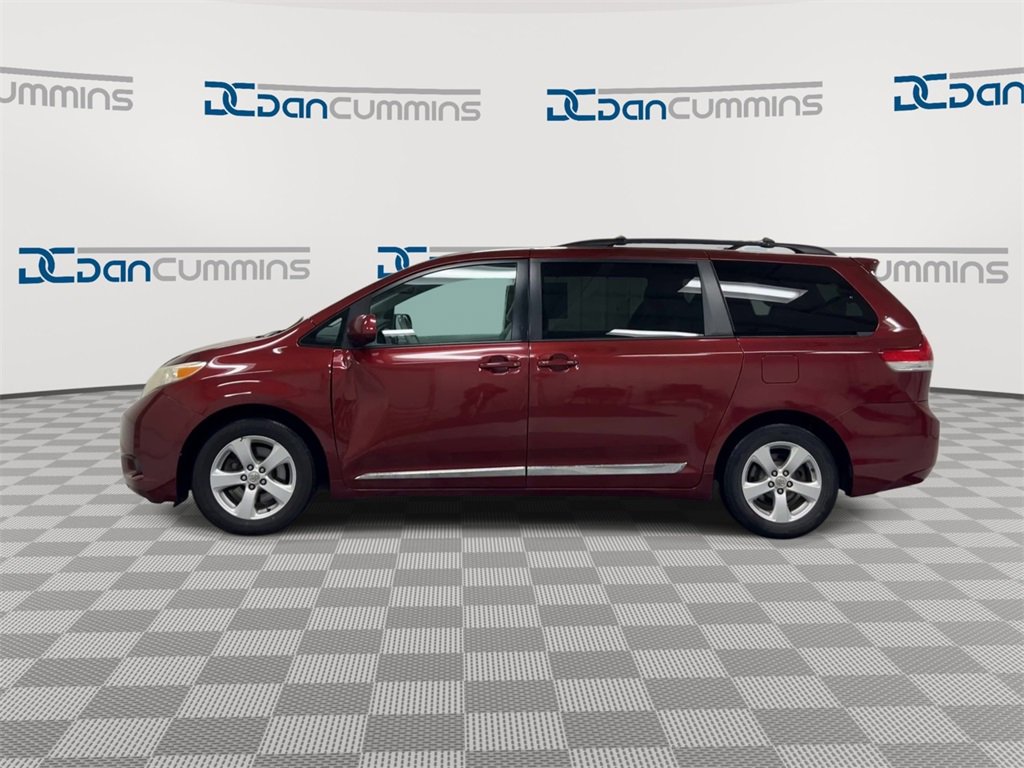 Used 2011 Toyota Sienna LE image 5