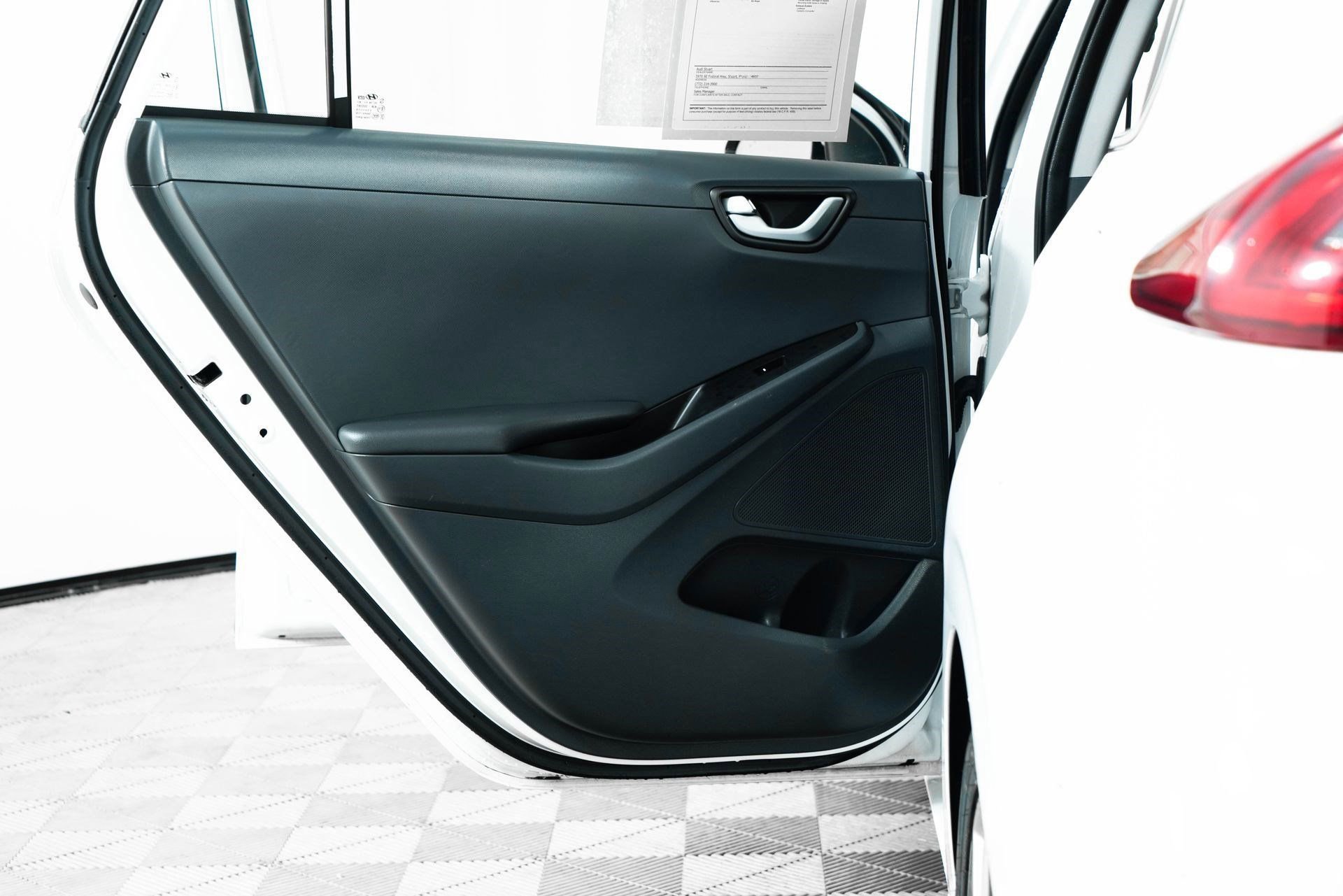 Used 2017 Hyundai Ioniq Limited image 17