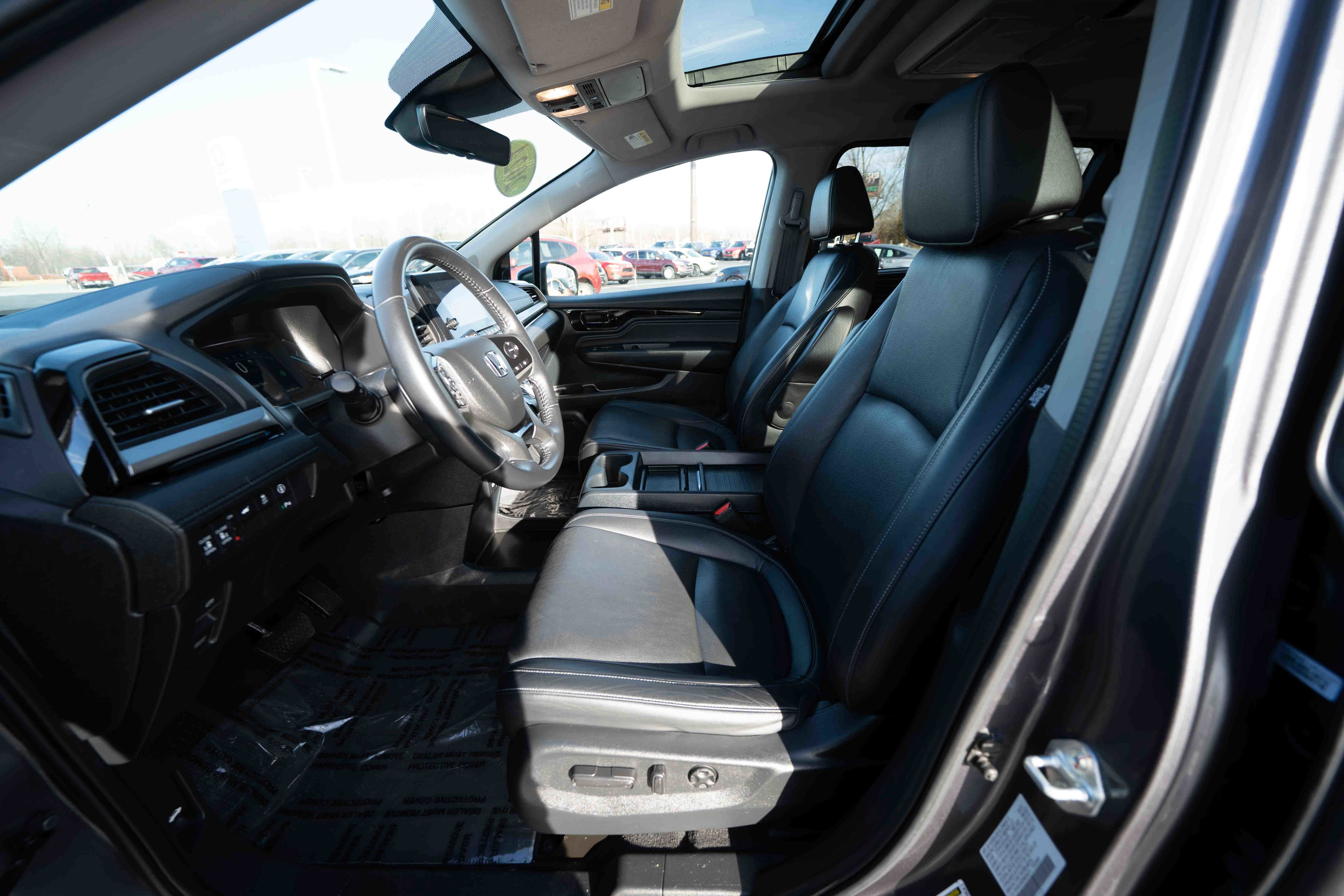 Certified 2024 Honda Odyssey Touring image 9