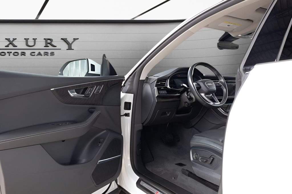 Used 2023 Audi Q8 Premium Plus AWD/4WD image 34