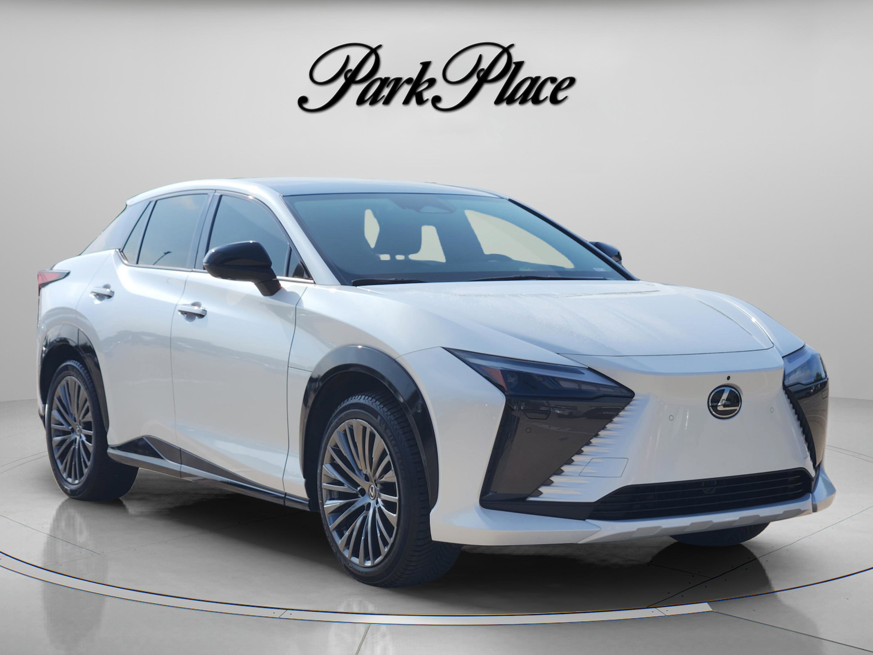 Used 2023 Lexus RZ 450e Premium w/ Accessory Package (Z1) image 4